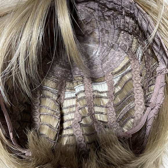 NWT 8” ash lights sandy beige light gold short unisex soft light wig averagesize - Picture 11 of 16